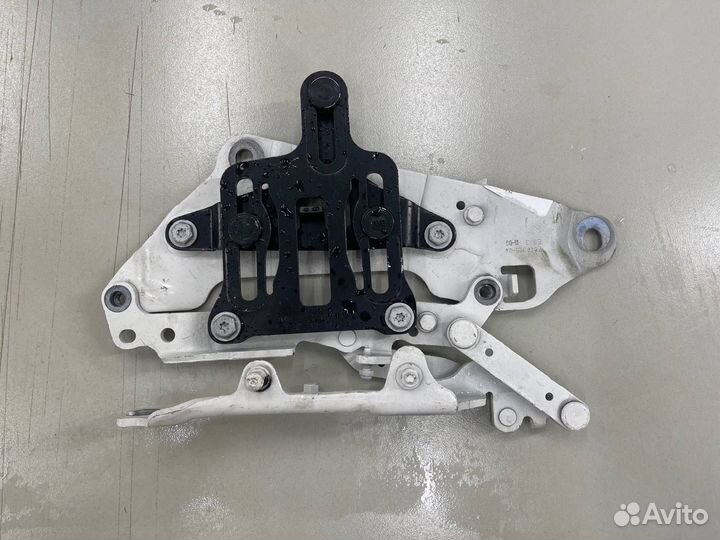 Петля капота левая Bmw F07 N55 2012