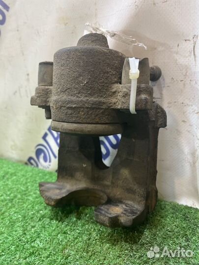 Суппорт передний левый Skoda Octavia лифтбэк 1.4