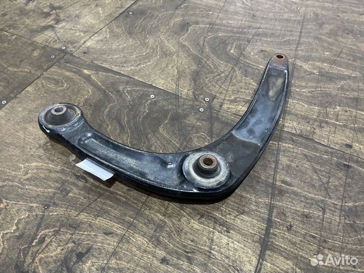 Рычаг передний правый Peugeot 307