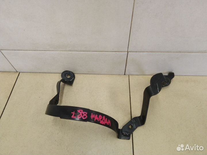 Кронштейн (сопут. товар) Hi Lux 2015