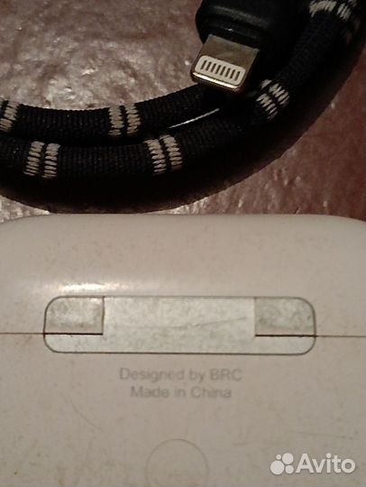 Беспроводные наушники apple