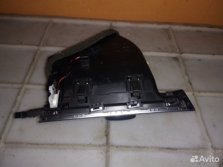 Дефлектор обдува салона левый Audi A6 C6 caha 2010