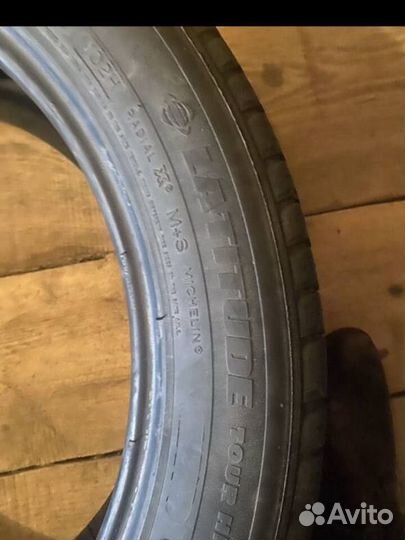 Michelin Latitude Tour HP 235/55 R20