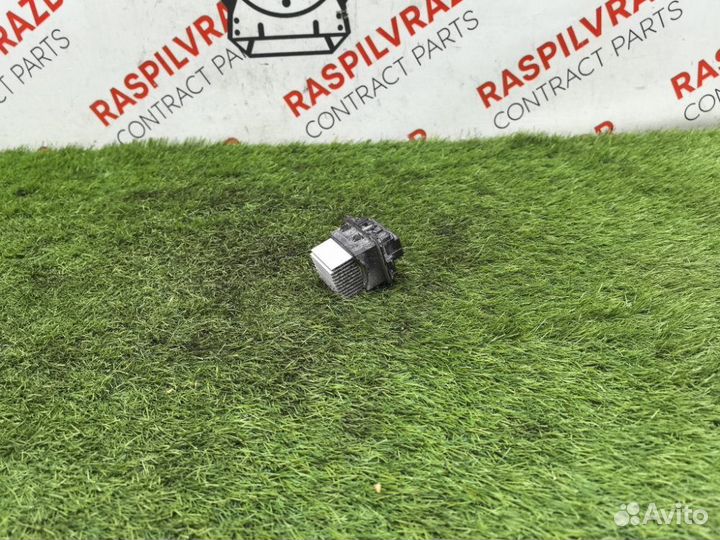 Реостат печки Nissan Juke NF15 MR16DDT 2011