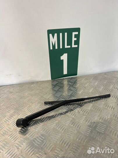 Поводок стеклоочистителя заднего BMW