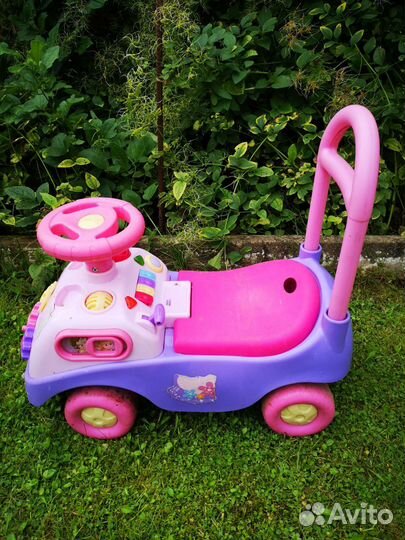 Машинка каталка толокар с ручкой