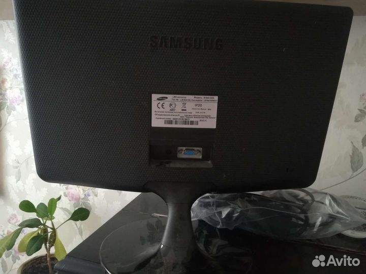 Монитор Samsung