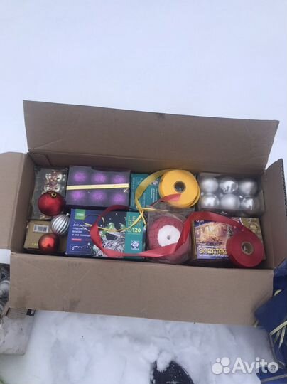 Елки искиственные, игрушки, электрогирлянды