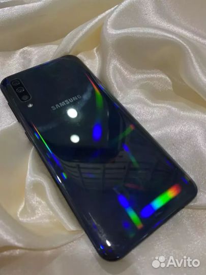 Samsung Galaxy A50, 4/64 ГБ