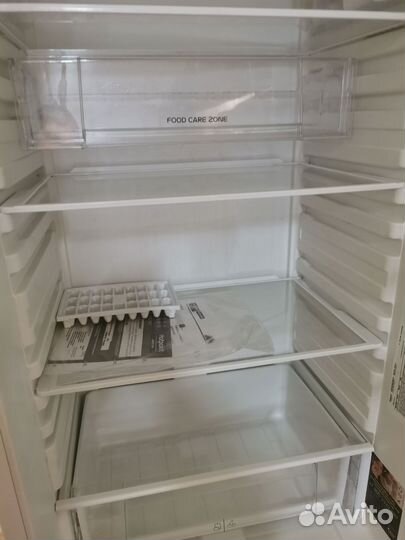 Холодильник Hotpoint ariston