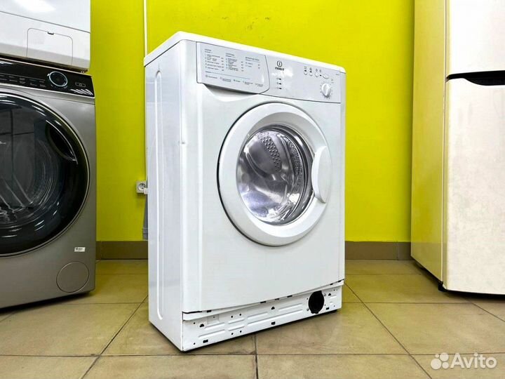 Стиральная машина узкая бу Indesit. На гарантии