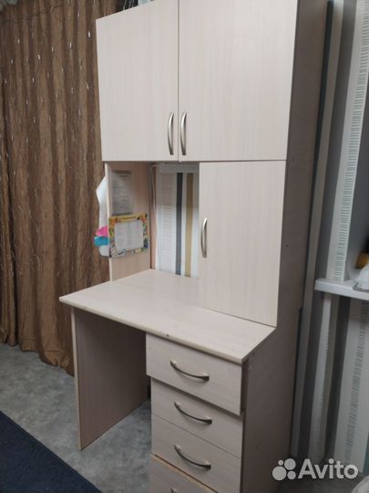 Письменный стол