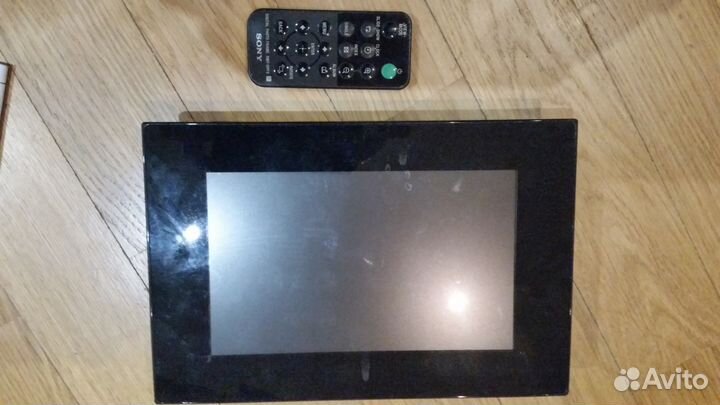 Цифровая фоторамка на 250 фото - Sony DPF-e72n