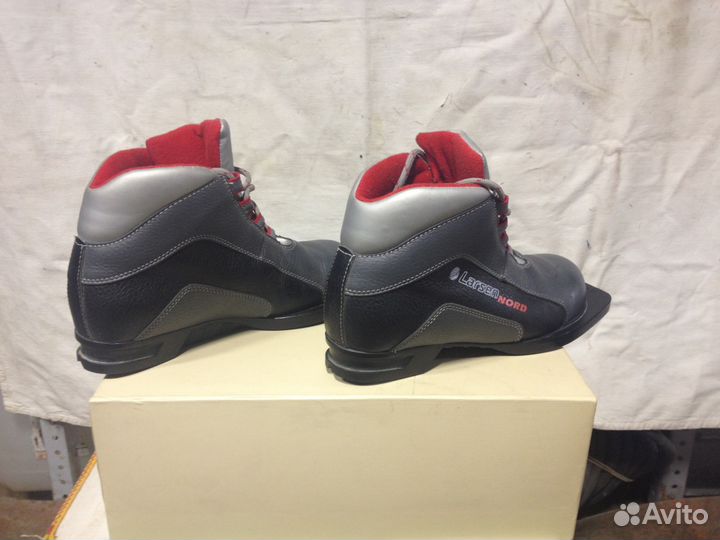 Отдам ботинки лыжные