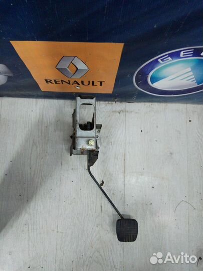 Педаль сцепления Nissan almera N16