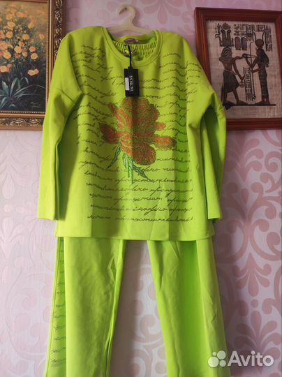 Новый брючный костюм женский 58-62 размера