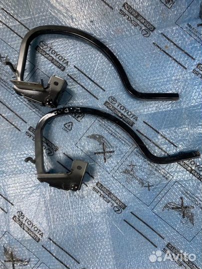 Петля двери багажника правая Volkswagen Polo 2015