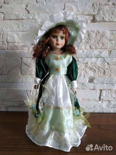 Кукла фарфоровая новая