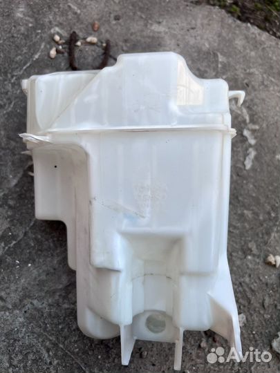 Бачок омывателя тойота рав 4