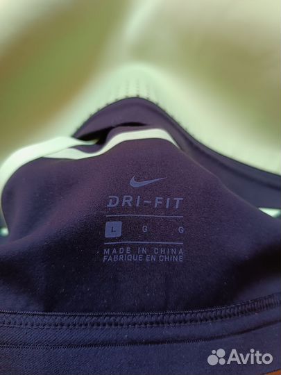 Спортивный топ бра Nike
