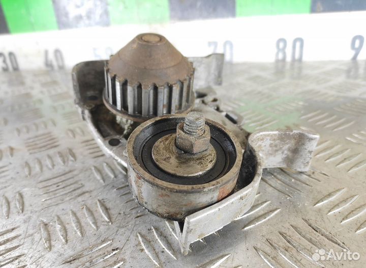 Насос водяной помпа Renault Clio 1998-2008