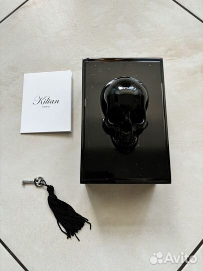 Коробка от Black Fantom Kilian Momento Mori