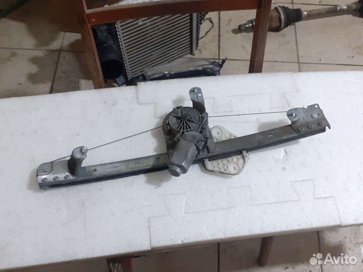 Стеклоподьемник передний левый Logan 1