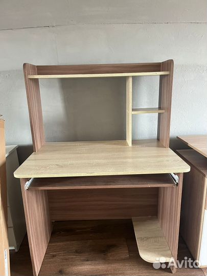 Компьютерный стол