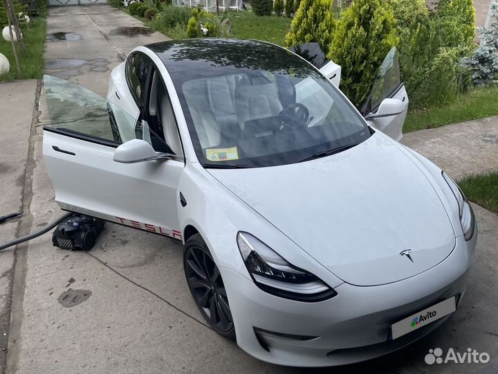 Tesla Model 3 AT, 2019, битый, 17 644 км