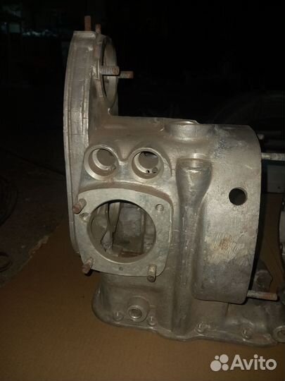 Безномерной картер мотоцикла Урал