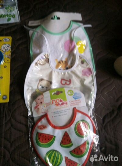 Ложки, соски, нагрудник