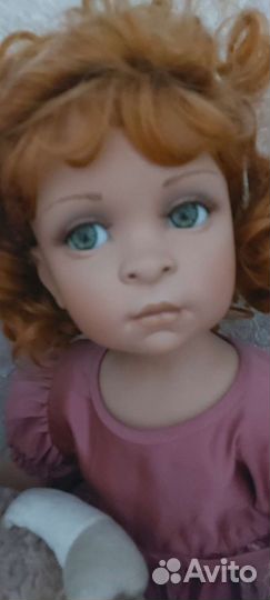 Кукла фарфоровая