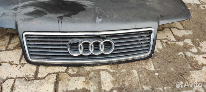 Капот Ауди 100 С4