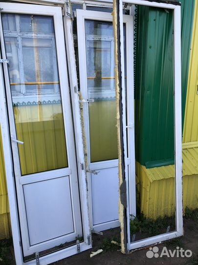Двери пластиковые со стеклом бу