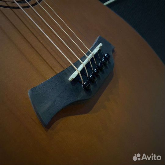 Электроакустическая гитара baton rouge AR21C