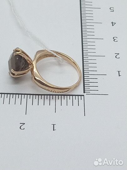 Золотое кольцо с камнем 16р