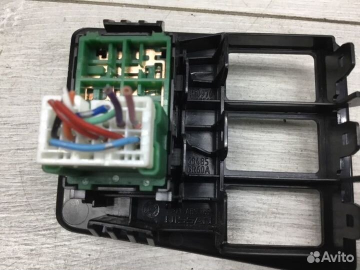 Блок управления зеркалами Nissan Qashqai кроссовер