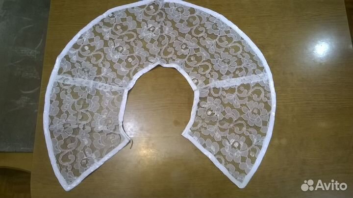 Кружевной воротничок на платье