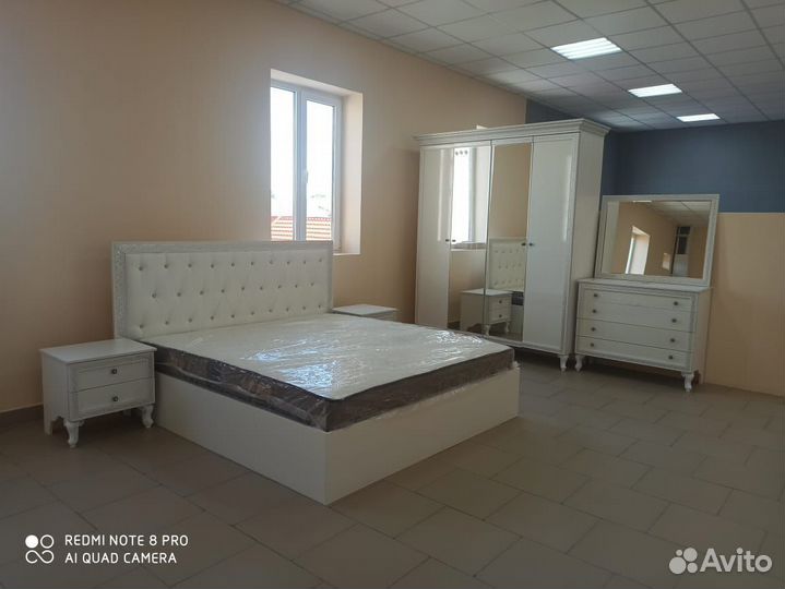 Спальный гарнитур 