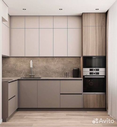 Кухня встроенная светлая