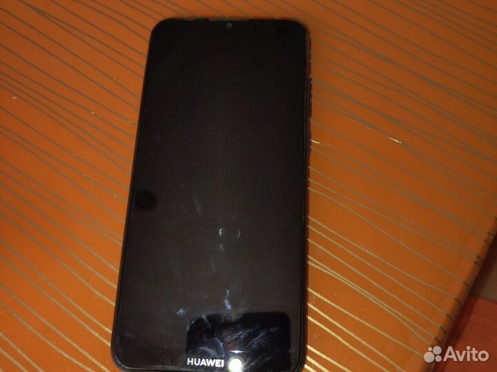 HUAWEI Y6 (2019), 2/32 ГБ