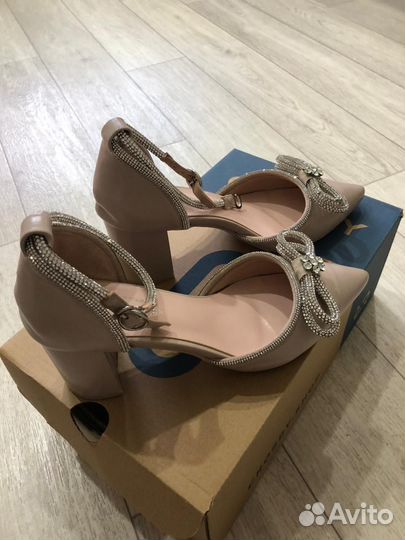 Туфли женские 37 размер бежевые