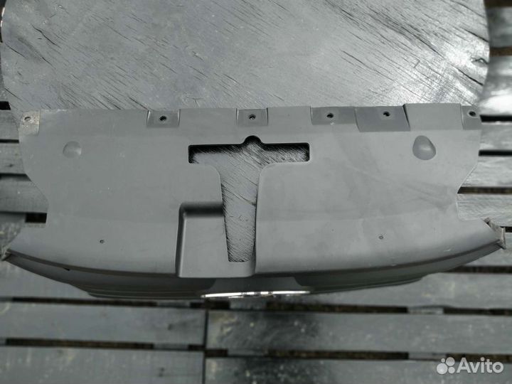 Передняя решетка радиатора LADA Vesta