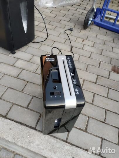 Уничтожитель бумаг Office Kit S145