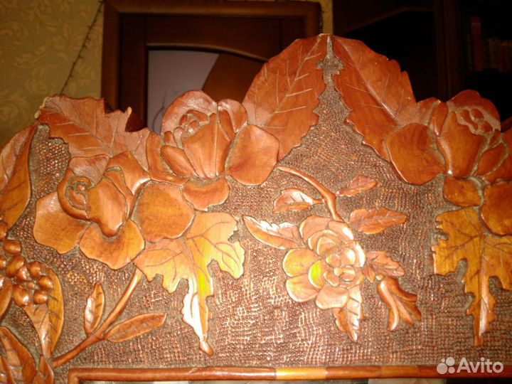 Старинное резное зеркало