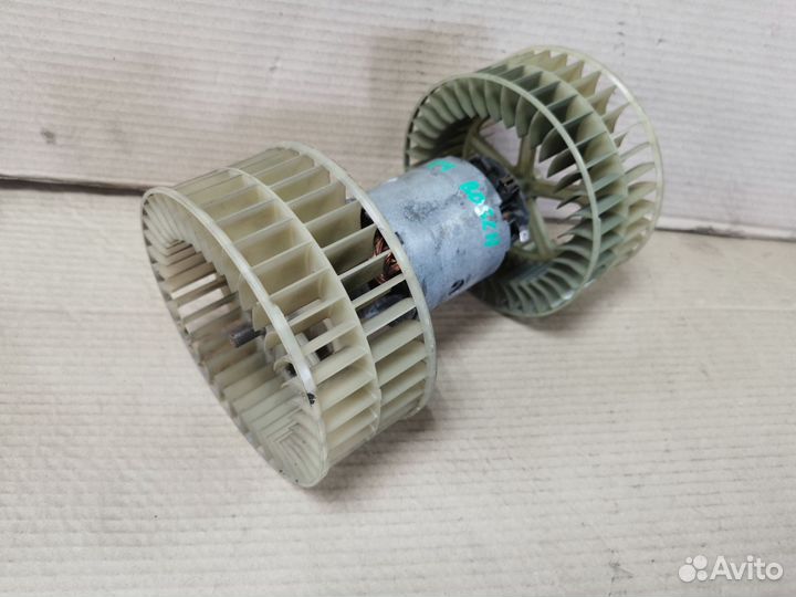 Моторчик печки под кондиционер на Mercedes W124