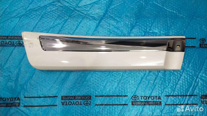 Молдинг Ленд Крузер 200 задний правый белый перл