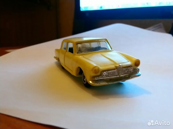 Различные модели автомобилей 80-е годы