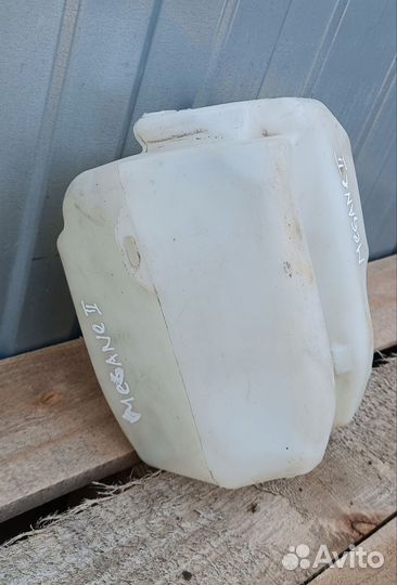 Бачок омывателя Рено Меган 2