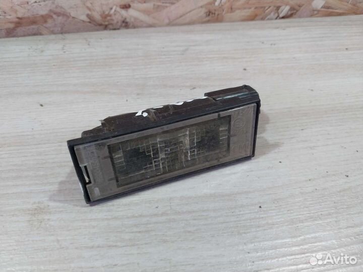 Фонарь подсветки номера Renault Symbol 2 2008-2012